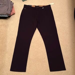 Men’s IZOD Straight Fit Chinos Size: 36x32